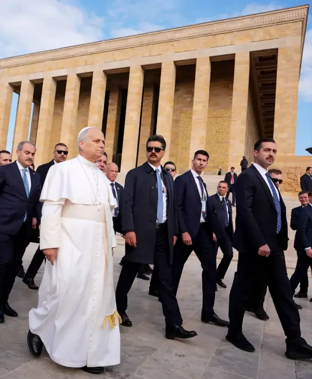 Anitkabir I Ziyaret Eden Papa 14 Leo Ozel 19298290 2409 M