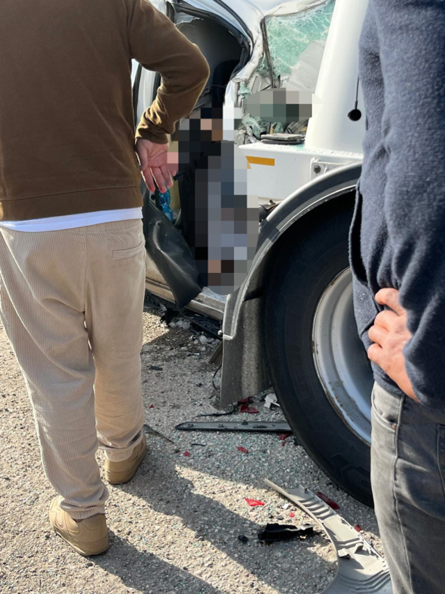 Ankara Da Otomobil Tir Cekicisine Carpti 3 19230662 3907 M