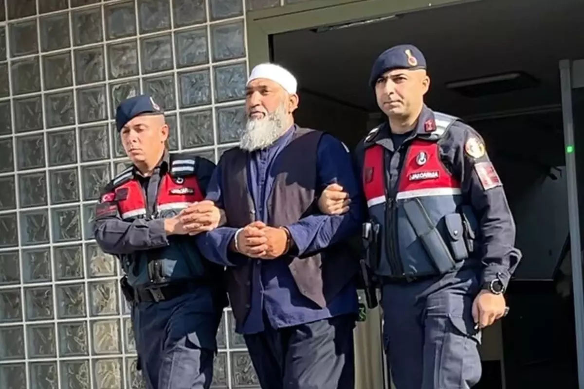 Ataturk E Hakaret Eden Muhasebeci Gozaltina Alindi 19274915 1332 Amp