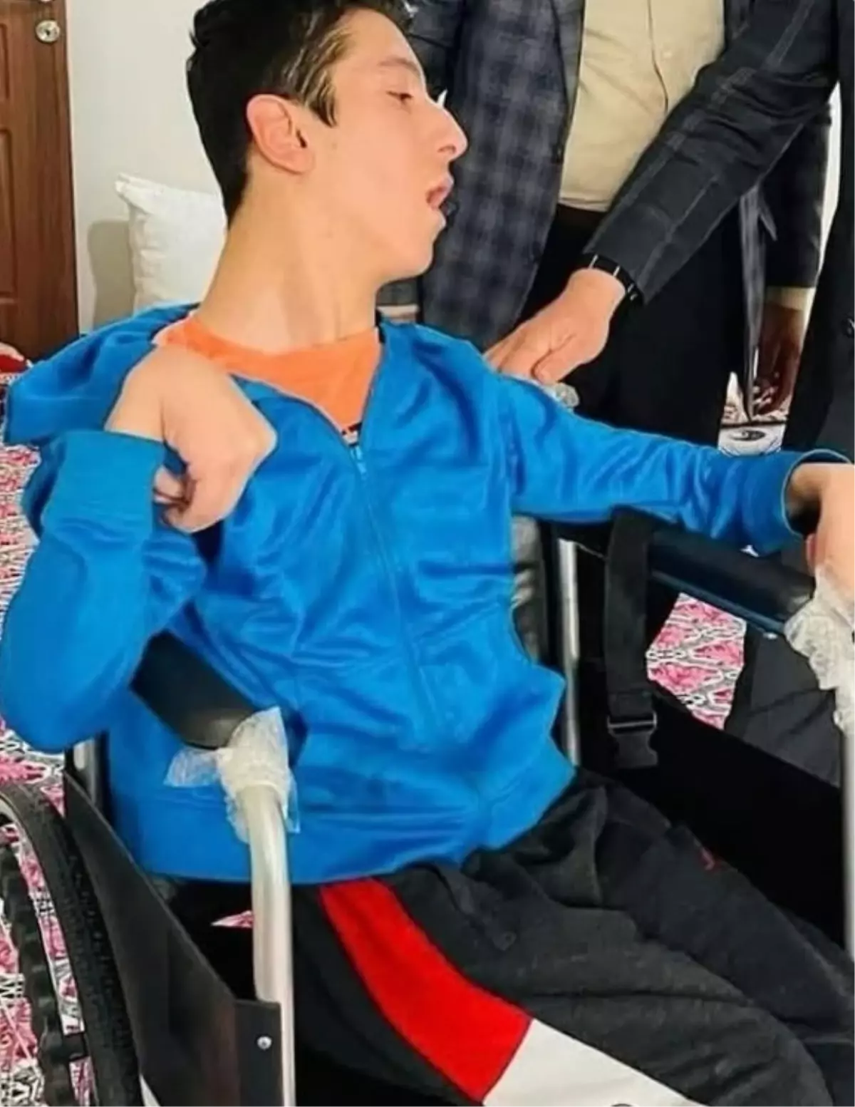 Ayni Kazada Kaybettigi Babasindan 16 Gun Sonr 19232113 Amp