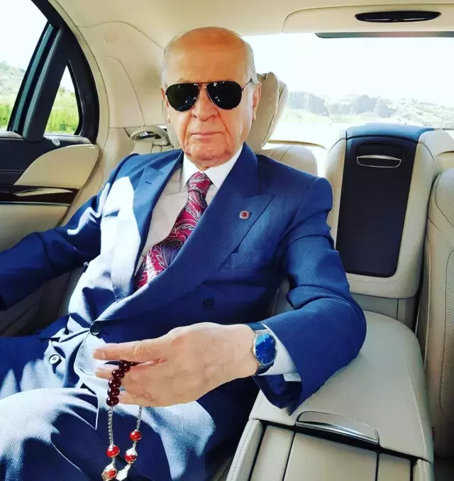 Bahceli Nin Elinden Dusurmedigi Tesbihin Sirri 19290775 7999 M