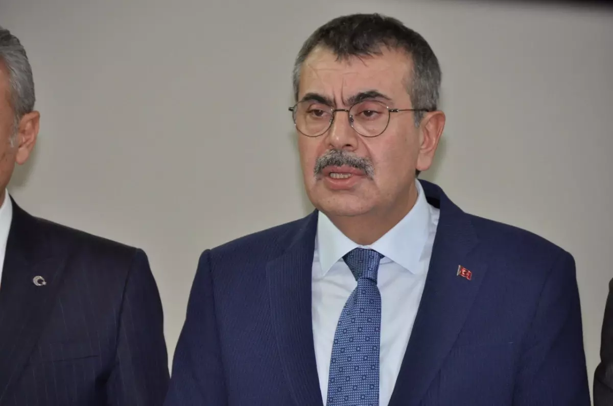 Bakan Tekin Cocuklarin Egitim Aldigi Isletmel 19279063 Amp