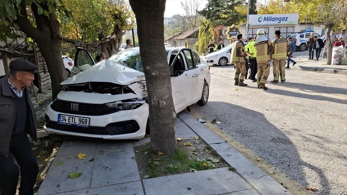 Baskentte 3 Aracin Karistigi Kazada 2 Kisi 19233492 Amp