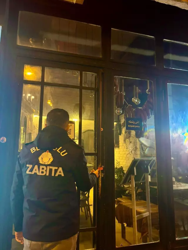 Beyoglu Nda Oyuncu Bahadir Unlu Hirsizlik Yaptigi 19252233 4778 M