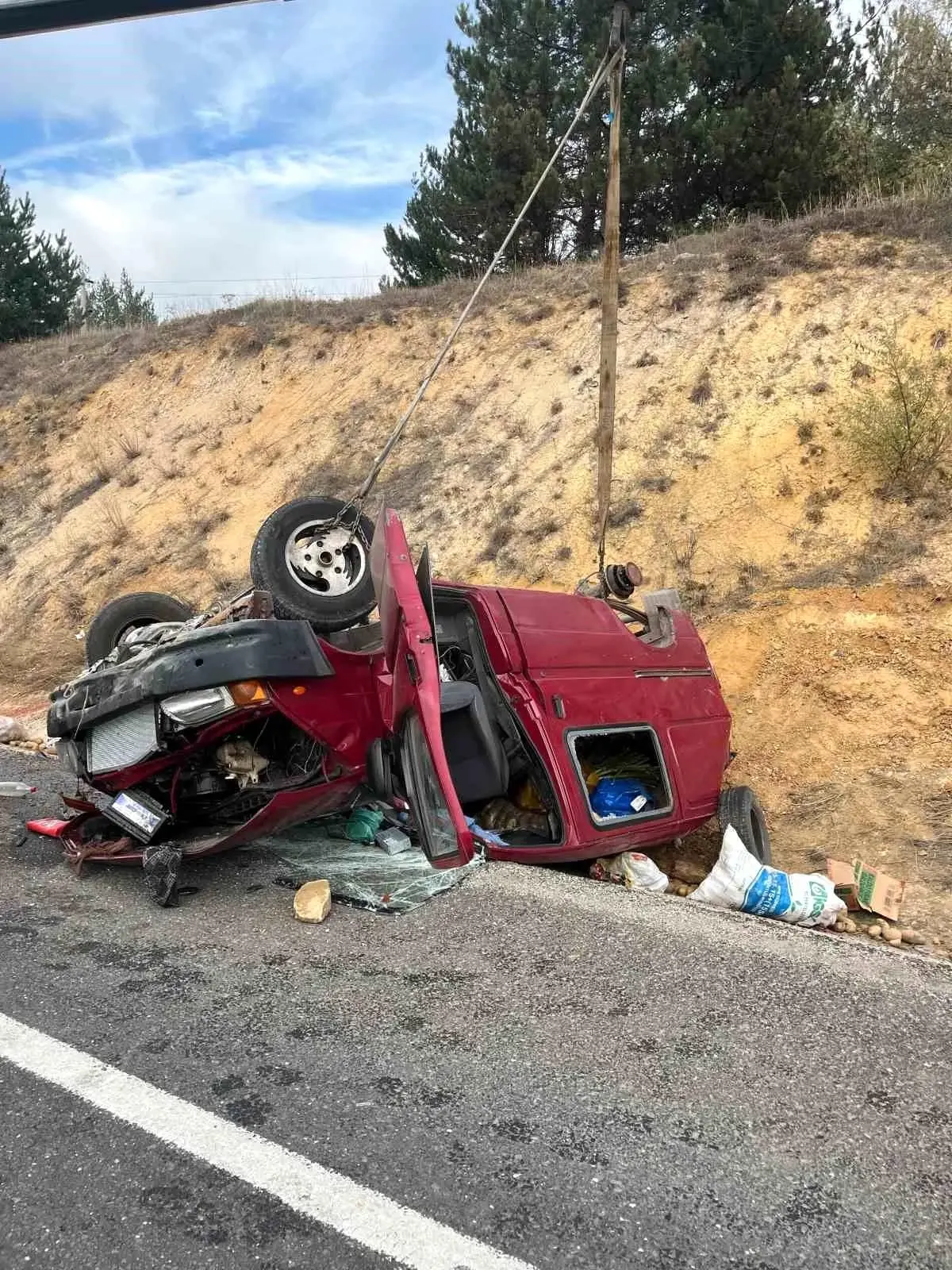 Bozuyuk Te Kontrolden Cikan Kamyonet Ters Don 19241028 Amp