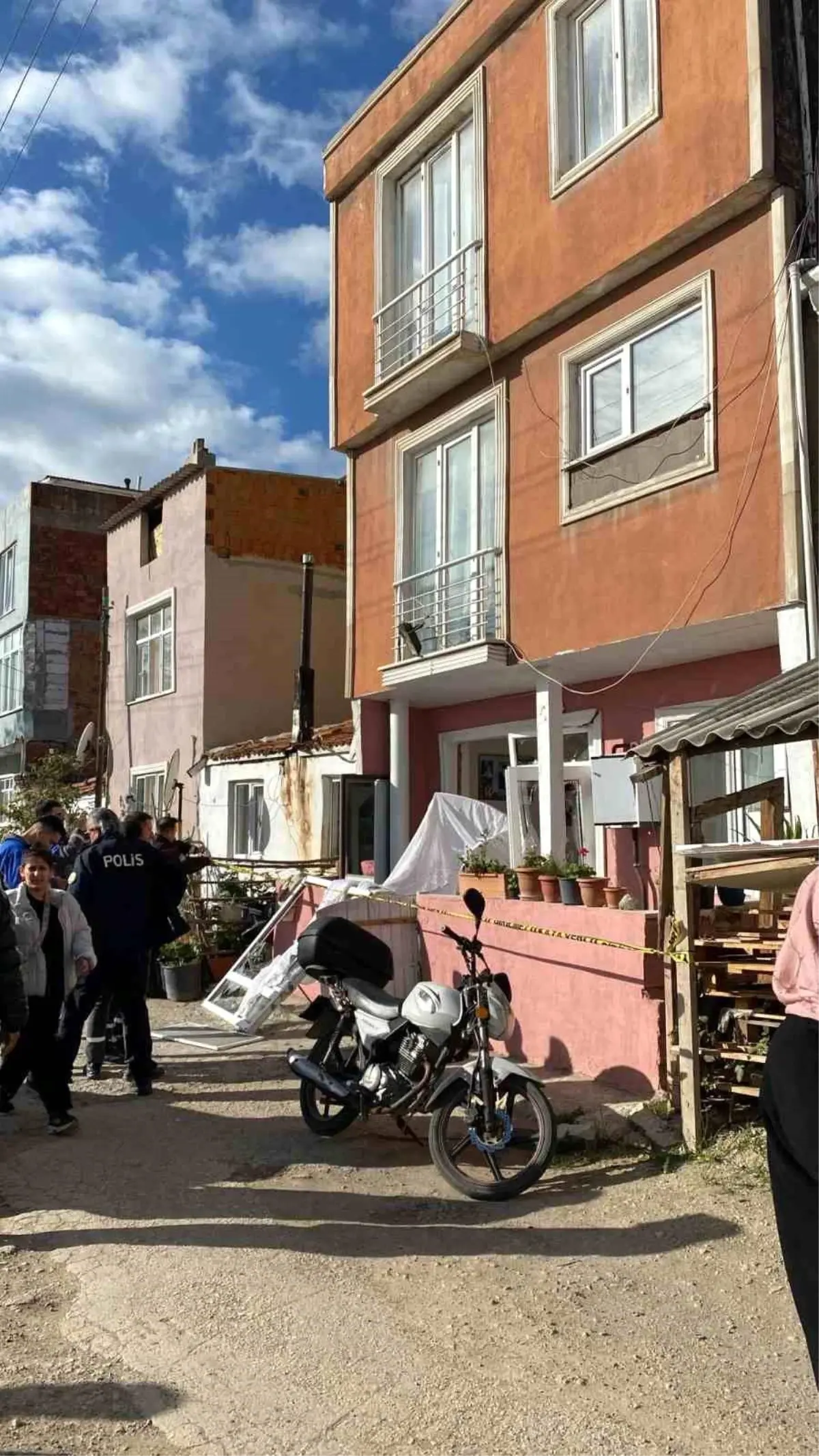 Canakkale De Dogalgaz Patlamasi 1 Yarali 19294947 Amp (1)