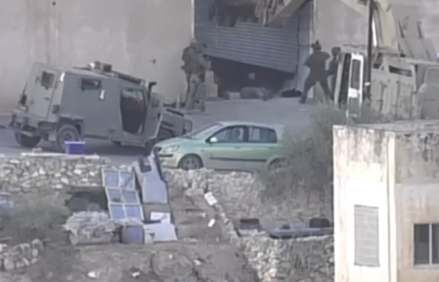 Cenin De Teslim Olan 2 Filistinli Israil 19301546 8124 M