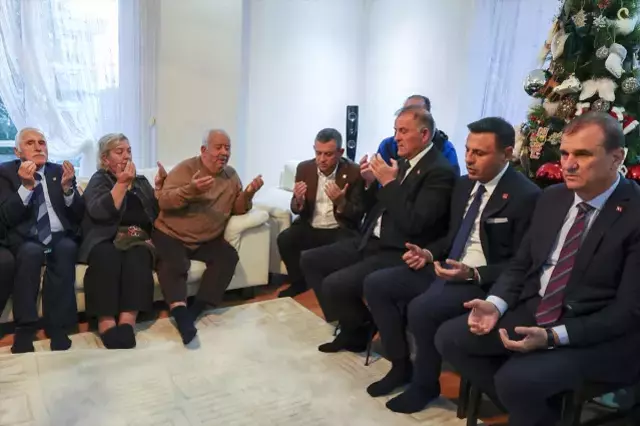 Chp Lideri Ozel Den Sehit Ailesine Ziyaret 3 19251070 273 M