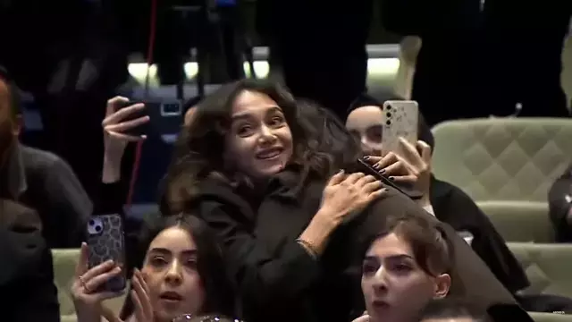 Cumhurbaskani Erdogan Butona Basti 15 Bin 19287090 5649 M