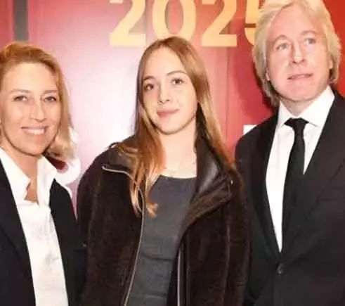 Cuneyt Arkin A Vefa Gecesi Torunu Zeynep In 19268434 3054 M