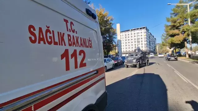 Daha 18 Yasinda Annesi Ve Agabeyini Yataklarinda 19267982 3181 M