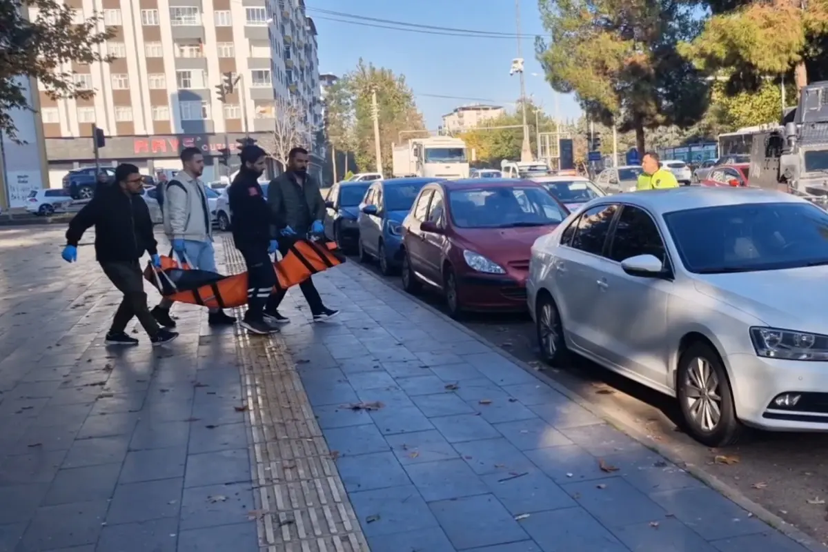 Daha 18 Yasinda Annesi Ve Agabeyini Yataklarinda 19267982 4724 Amp