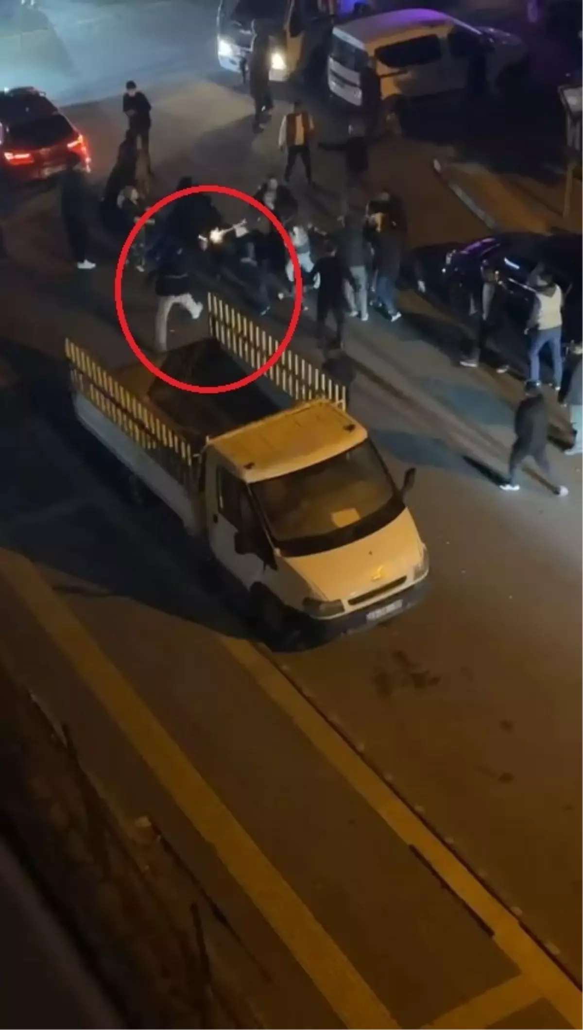 Dugun Salonu Onunde 1 Kisinin Oldugu Silahli 19287748 Amp