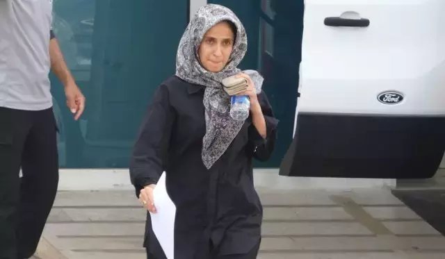 Esini Ve Iki Kizini Katleden Polis Memuruyla 19250566 1161 M