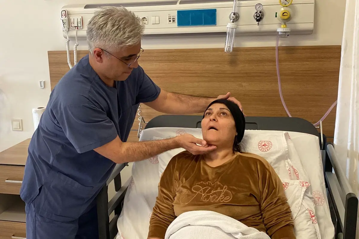 Eskisehir De Nadir Gorulen Tumor Ameliyatla 19307835 5102 Amp