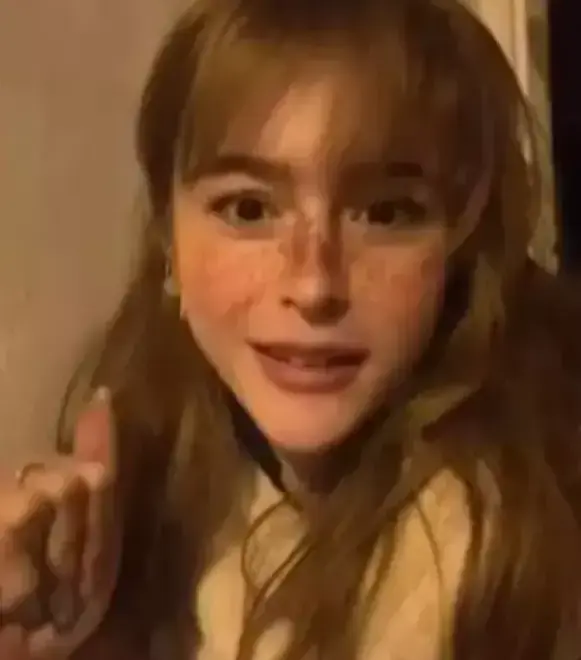 Evrim Akin A Eski Rol Arkadasin Zeynep Gulmez Den 19275479 3147 M