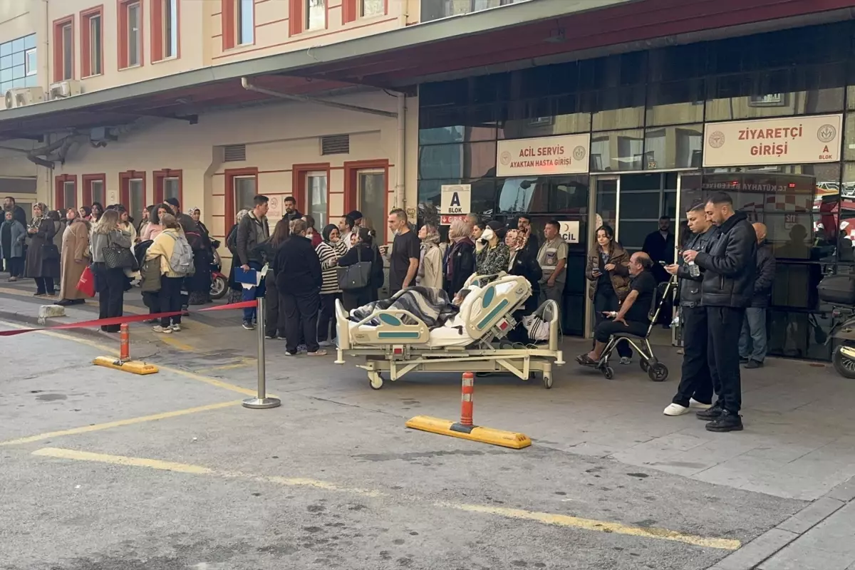Hastalar Sokaga Dokuldu Kutahya Da Korku Dolu 19276504 765 Amp