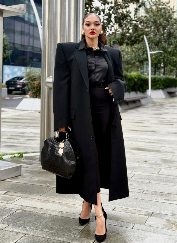 Hem Turkce Hem Ingilizce Yazdi Yuksel Yildirim 19286773 2315 M