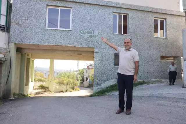 Ilcenin En Ilginc Yapisi Yanina Yaklasan Sasirip 19279458 9292 M