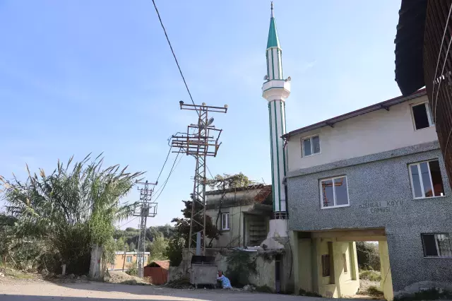 Ilcenin En Ilginc Yapisi Yanina Yaklasan Sasirip 19279458 9489 M