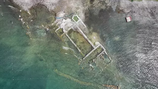 Iznik Teki Ayine Damga Vuran Goruntu 19302860 2991 M