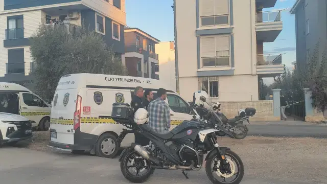 Kan Donduran Olay Polis Memuru Ailesini Katletti 19247293 9018 M