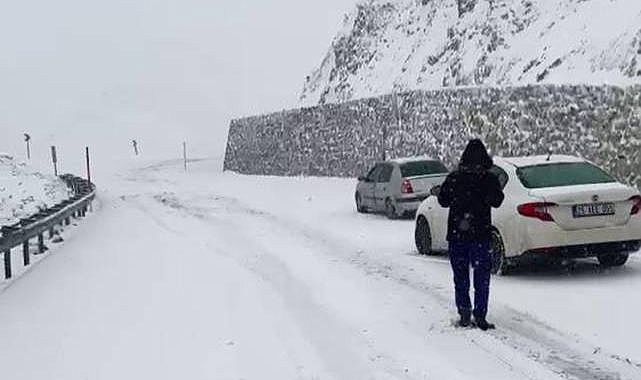 Kar Bastirinca Palandoken Gecidinde Zor Anlar 9505