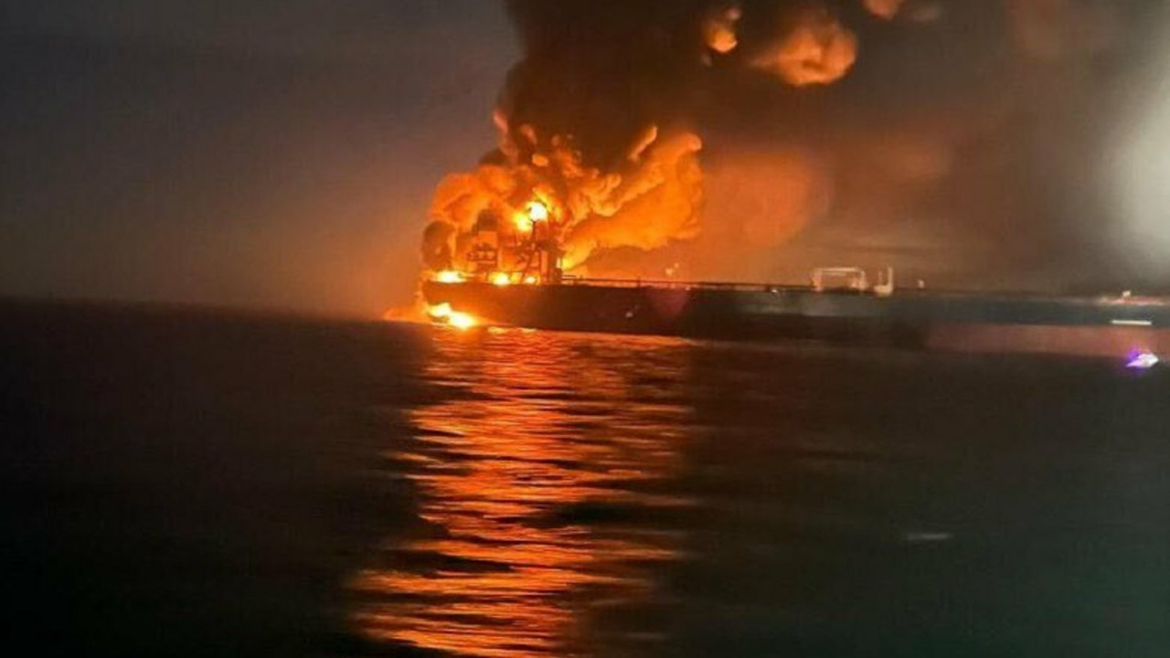 Karadeniz Aciklarinda Rus Tanker Gemisi Patladi 45 Kisilik Murettebat Tahliye Edildi I5Dw