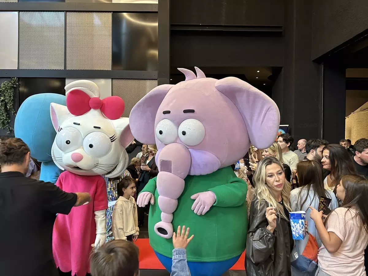 Kral Sakir Dunyalar Karisti Filminin Galasi 19209701 Amp