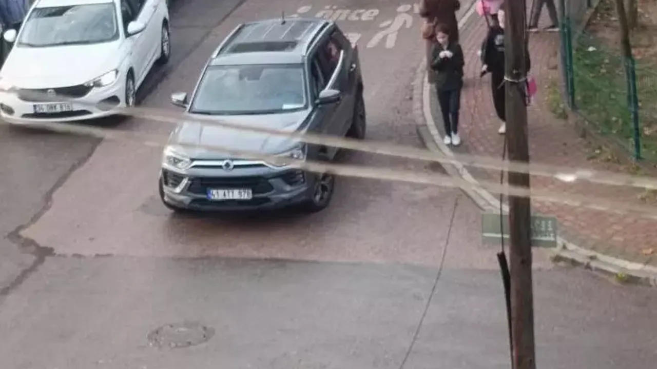 M3 Q3 L 1762559049 2796