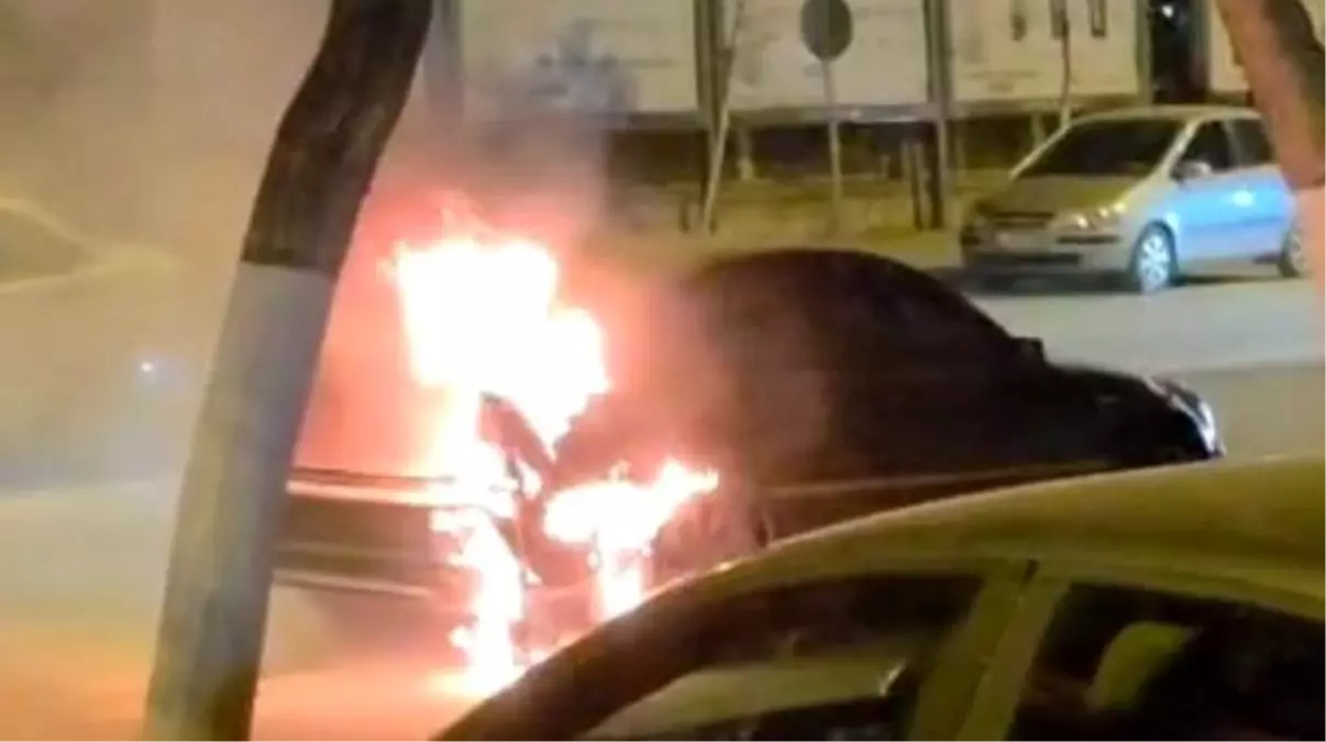 Malatya Da Seyir Halindeki Otomobilde Yangin 19233912 Amp