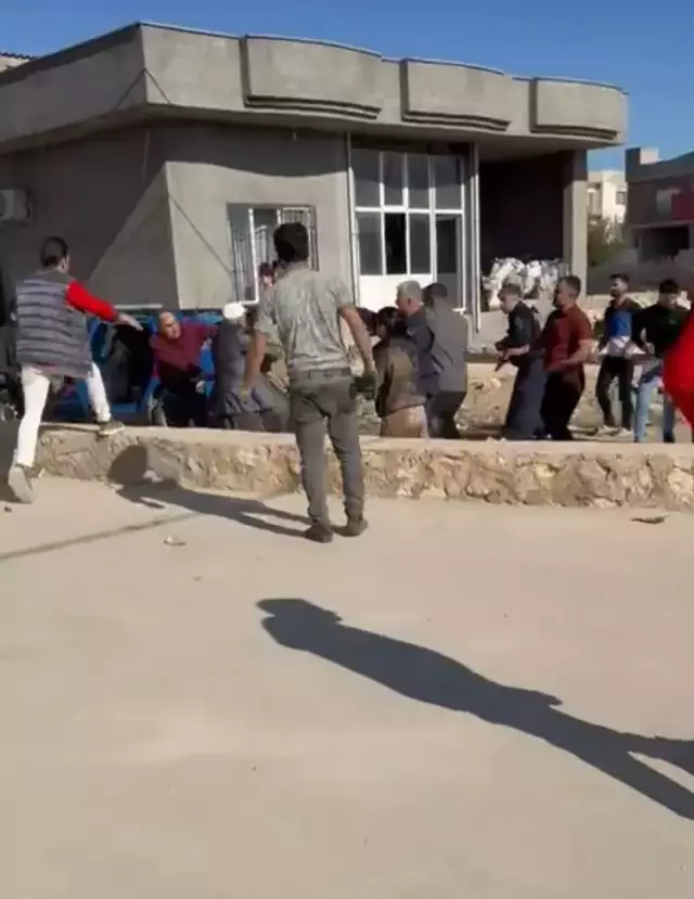 Mardin De Iki Aile Birbirine Girdi 6 Yarali 19283317 1513 M