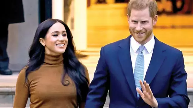 Meghan Markle 8 Yil Sonra Setlere Dondu Biraz 19242596 2000 M