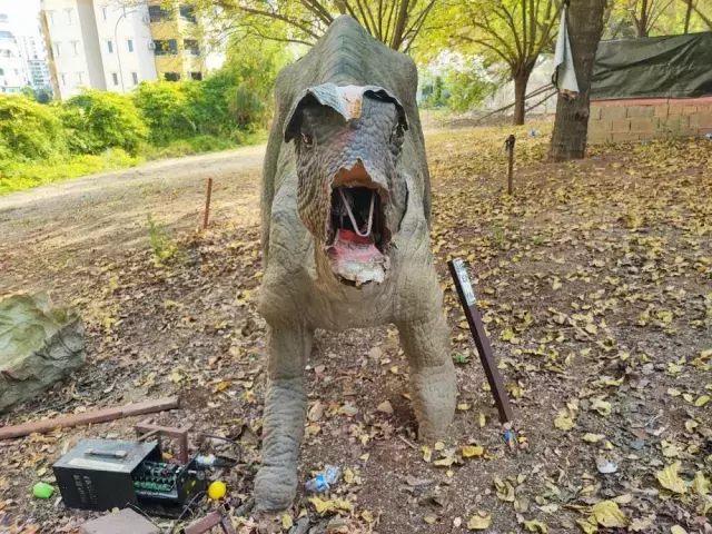 Milyonlarca Lira Harcanan Dinozor Park Curumeye 19240715 1853 M