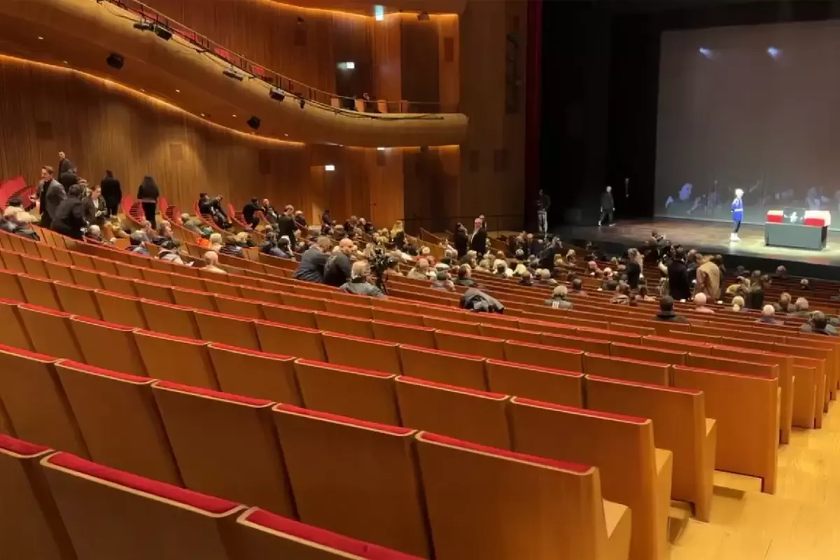 Muazzez Abaci Ya Buyuk Vefasizlik Koltuklarin 19258859 2413 Amp