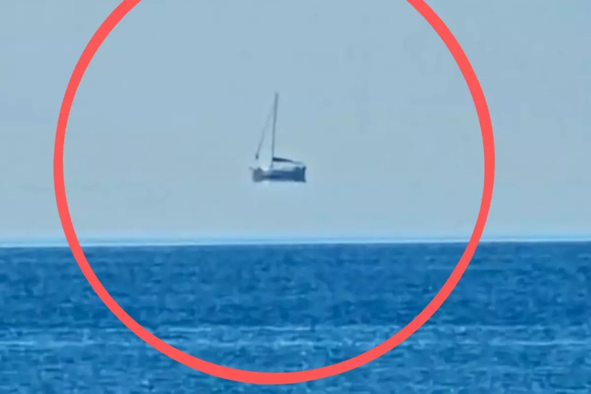 Mugla Da Havada Asili Duran Tekneyi Gorenler 19303667 1372 Amp