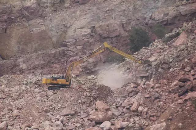 Ordu Da Gocuk Altinda Kalan Kamyon Soforunun 19247417 264 M