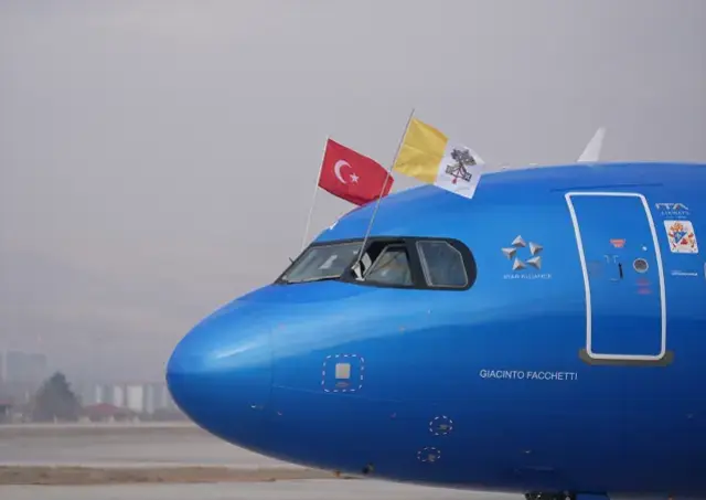 Papa 14 Leo Ankara Da Iste Ilk Goruntuler Ve 19298053 9818 M