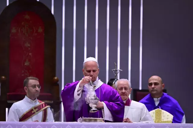 Papa 14 Leo Volkswagen Arena Da Yaklasik 4 Bin 19306543 7707 M