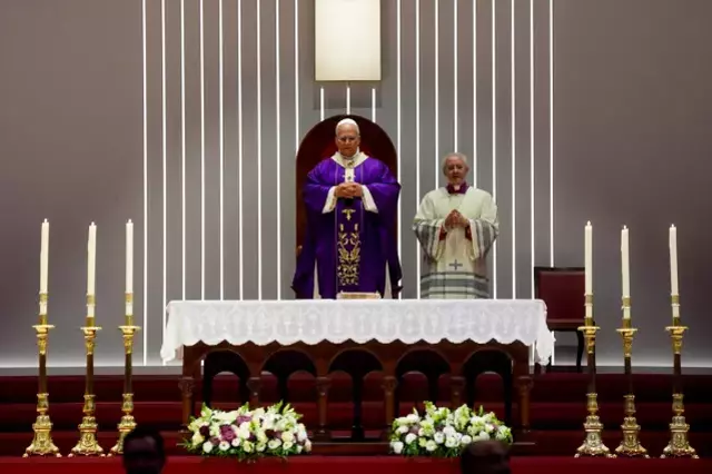 Papa 14 Leo Volkswagen Arena Da Yaklasik 4 Bin 19306543 8658 M