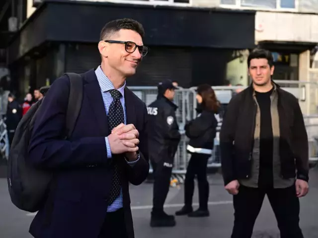 Papa Ile Gorusen Ahmet Minguzzi Nin Babasi Bir 19307237 2646 M