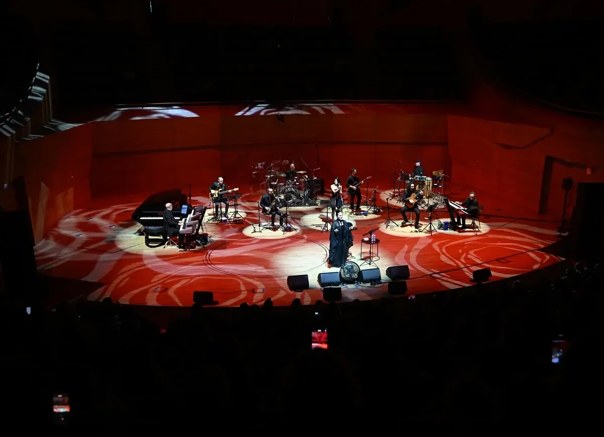 Pop Muzigin Sevilen Ismi Demet Sagiroglu Bask 19300152 Amp