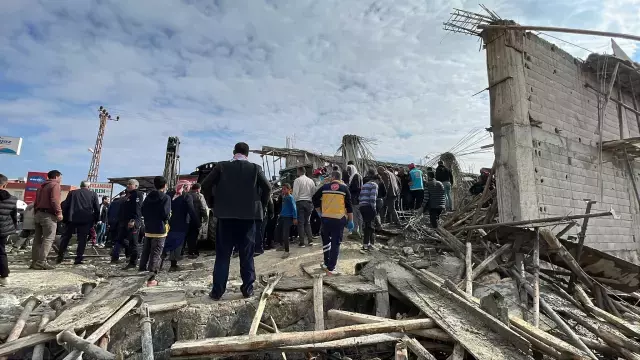 Sanliurfa Da Insaatta Gocuk 2 Isci Hayatini 19258974 7052 M