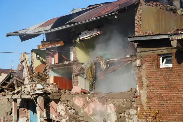 Sehir Diken Ustunde Dogal Gaz Patlamasi Sonucu 2 19297465 9398 M