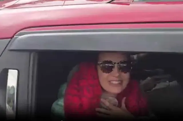 Trafik Kazasi Geciren Ozgu Namal Taburcu Oldu 19246479 2177 M