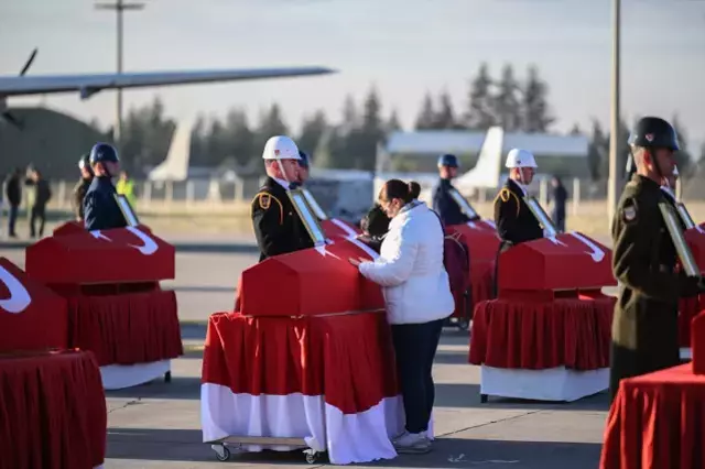 Turkiye 20 Sehidini Ugurluyor Torende Yurek 19253050 4194 M