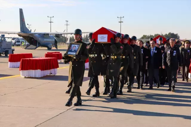 Turkiye 20 Sehidini Ugurluyor Torende Yurek 19253050 7383 M