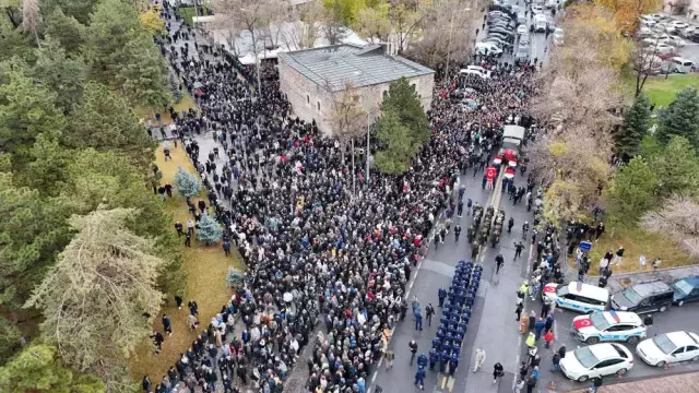 Turkiye Sehitlerini Ugurladi 19254401 5772 M