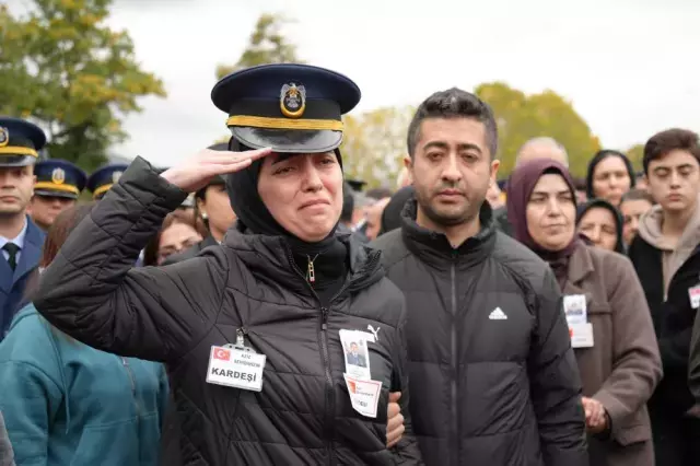 Turkiye Sehitlerini Ugurladi 19254401 6274 M