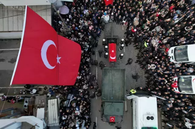 Turkiye Sehitlerini Ugurladi 19254401 6325 M